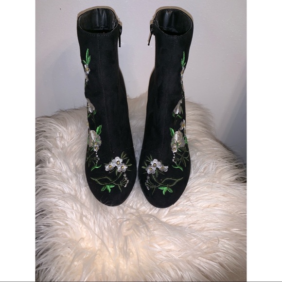 Forever 21 - Floral Bootie - Picture 3 of 5